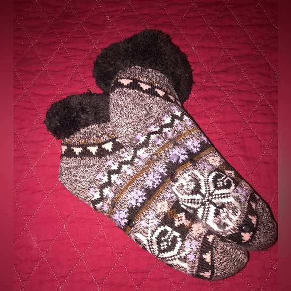 Brand new cushy slipper socks size 4-10 - Picture 3 of 3